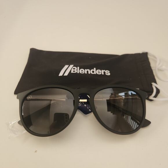 Blenders Eyewear North Park Polarized Sunglasses, Classic Shape main image 6